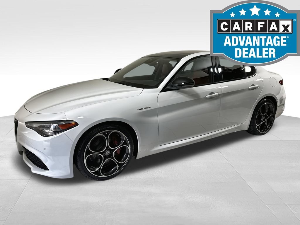 Used 2022 Alfa Romeo Giulia Veloce RWD image 1