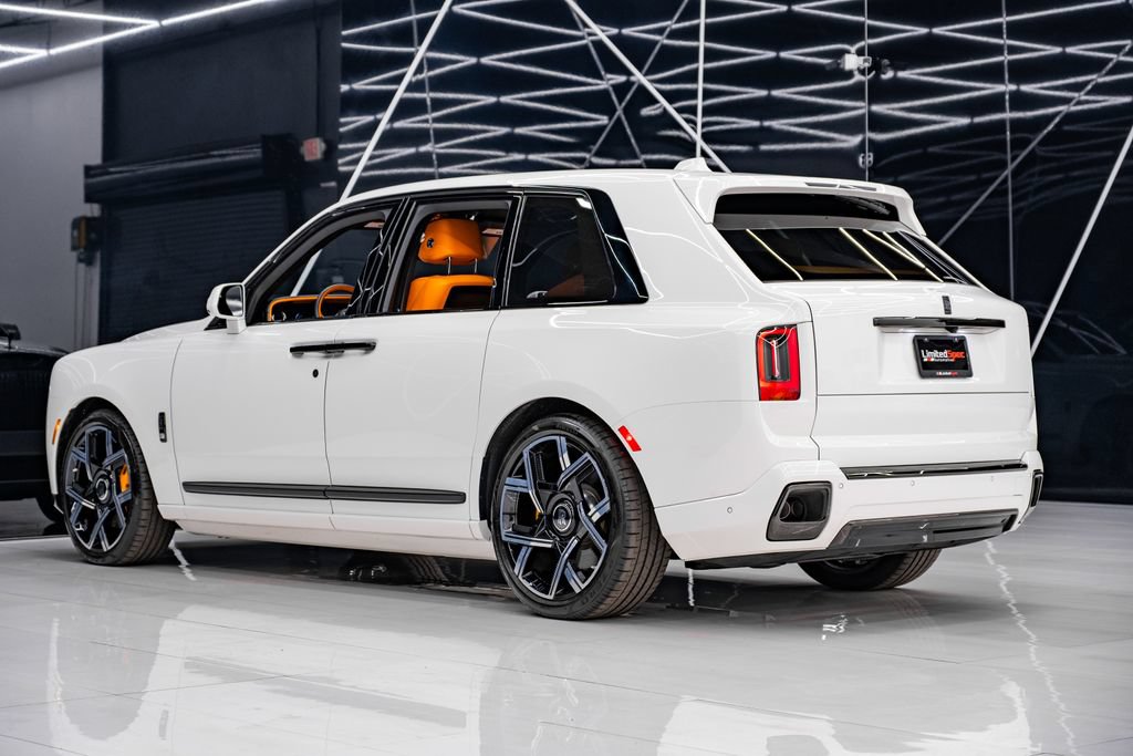 Used 2025 Rolls-Royce Cullinan Black Badge AWD/4WD image 34