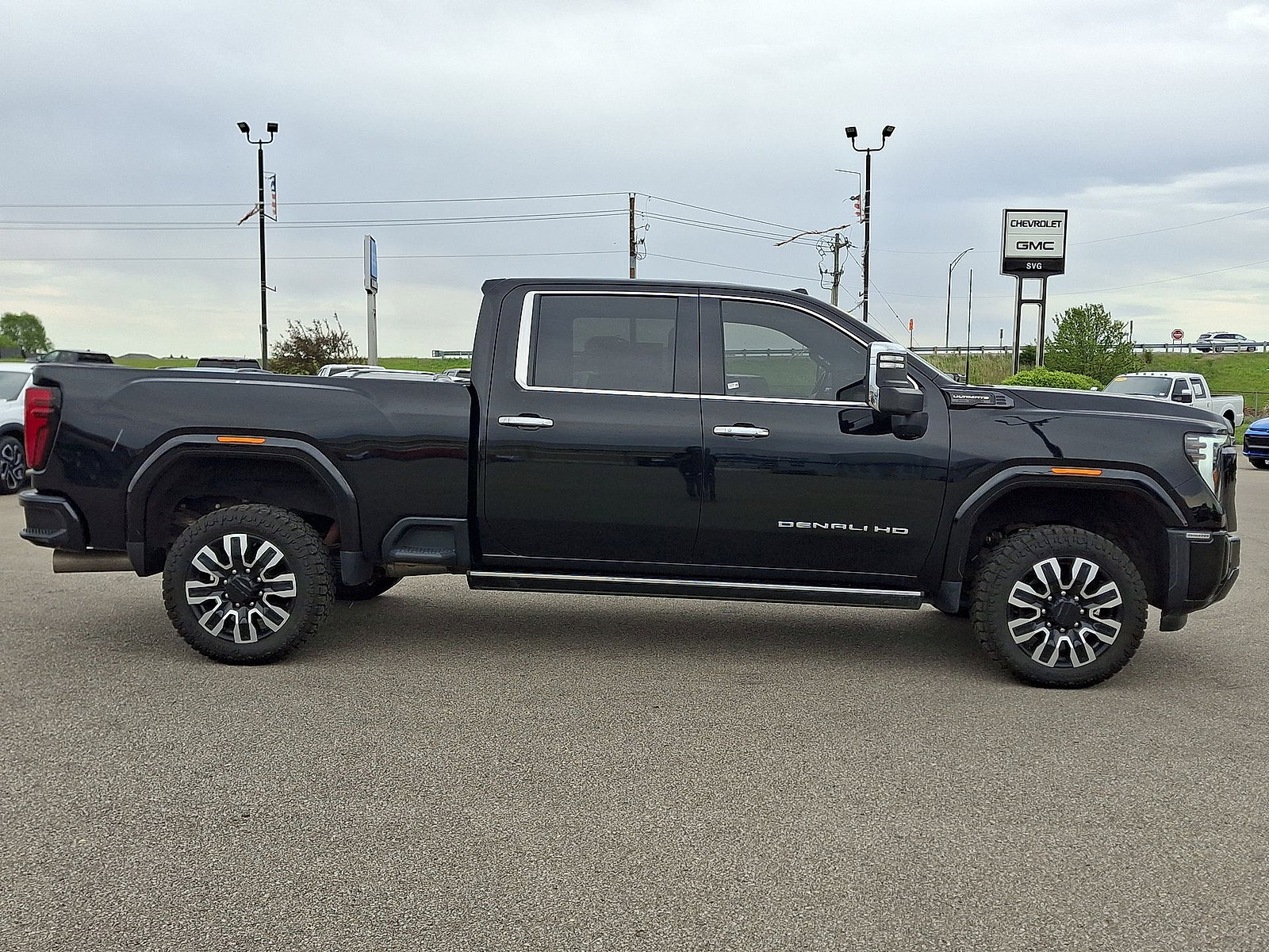 Used 2024 GMC Sierra 3500 Denali Ultimate AWD/4WD image 26