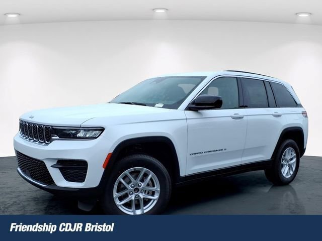 New 2026 Jeep Grand Cherokee Laredo w/ Trailer Tow Package