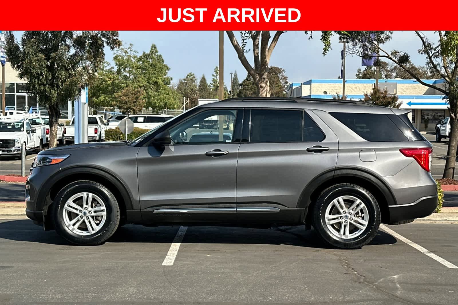 Certified 2022 Ford Explorer XLT w/ Equipment Group 202A RWD image 6