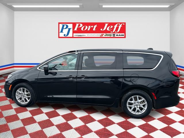 Certified 2023 Chrysler Pacifica Touring-L FWD image 6