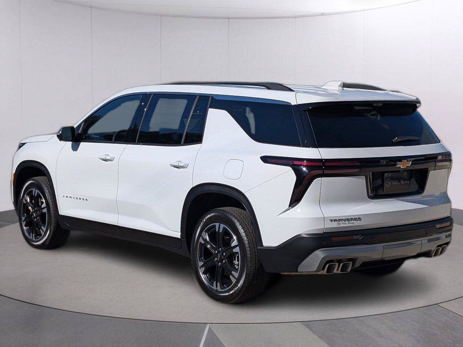 New 2027 Chevrolet Traverse LT w/ Driver Confidence Package FWD image 3