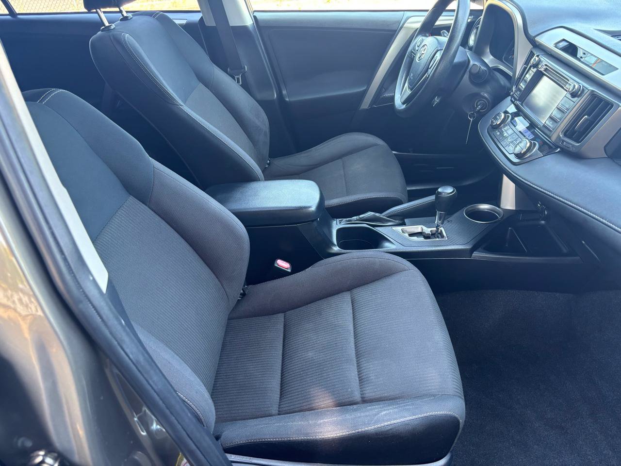Used 2014 Toyota RAV4 XLE AWD/4WD image 5