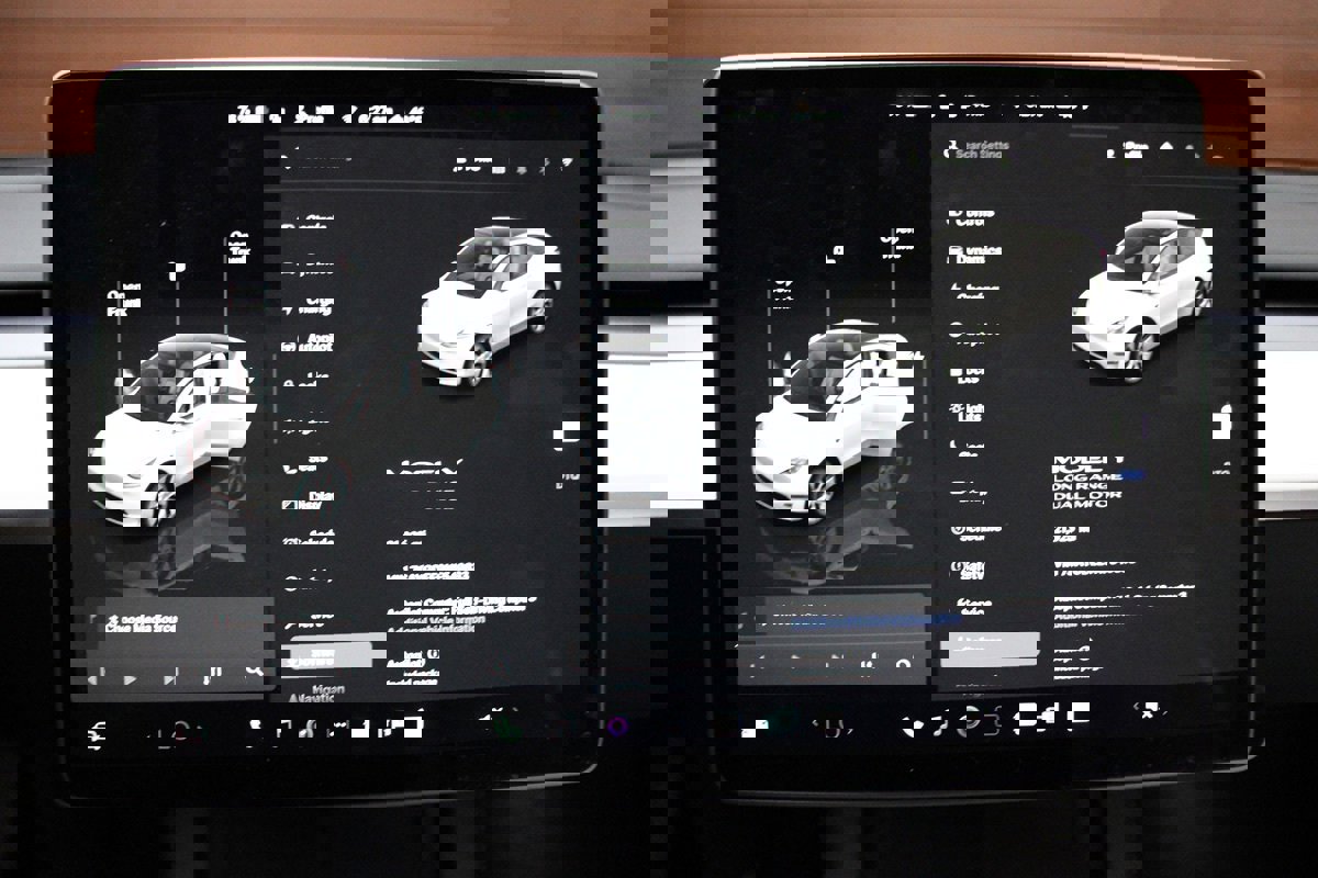 Used 2022 Tesla Model Y Long Range image 39