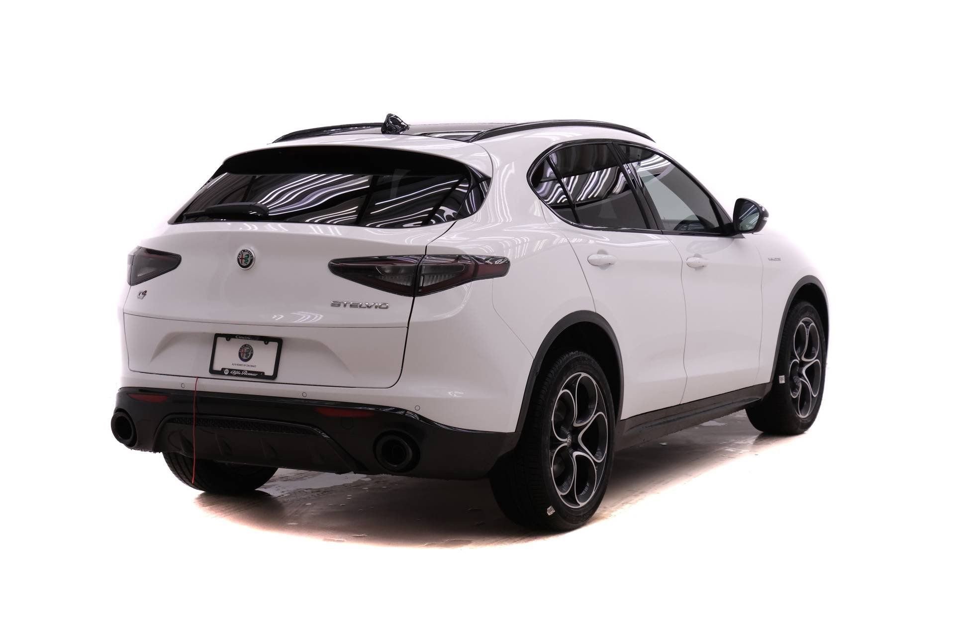 New 2026 Alfa Romeo Stelvio Sprint image 4