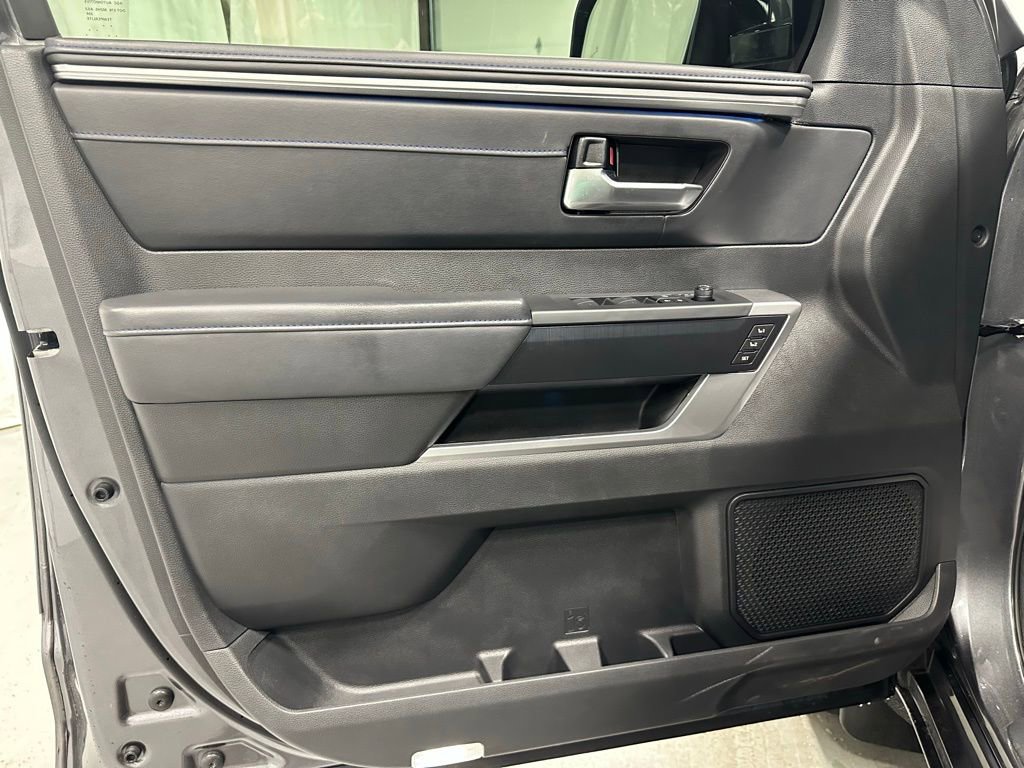 Used 2024 Toyota Tundra Platinum image 8