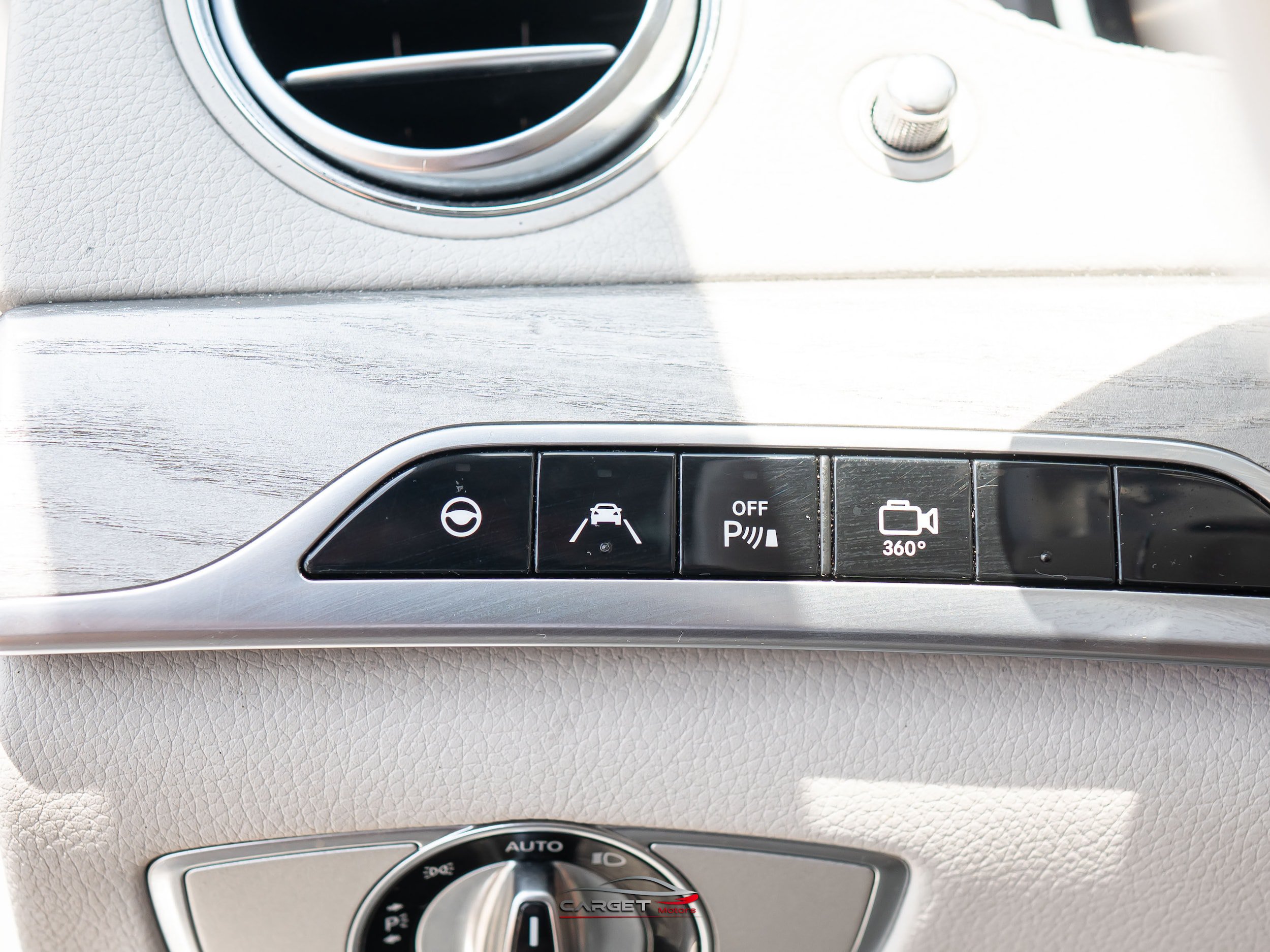 Used 2016 Mercedes-Benz S 550 4MATIC Sedan image 34