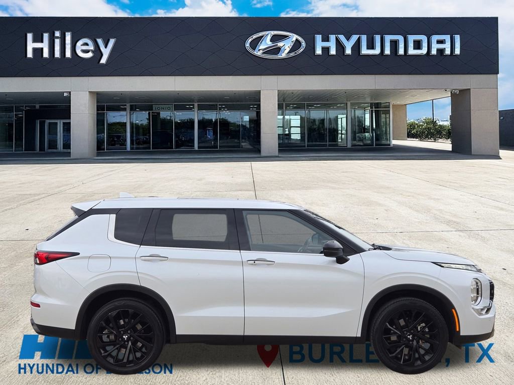 Used 2022 Mitsubishi Outlander SEL Black Edition video 3