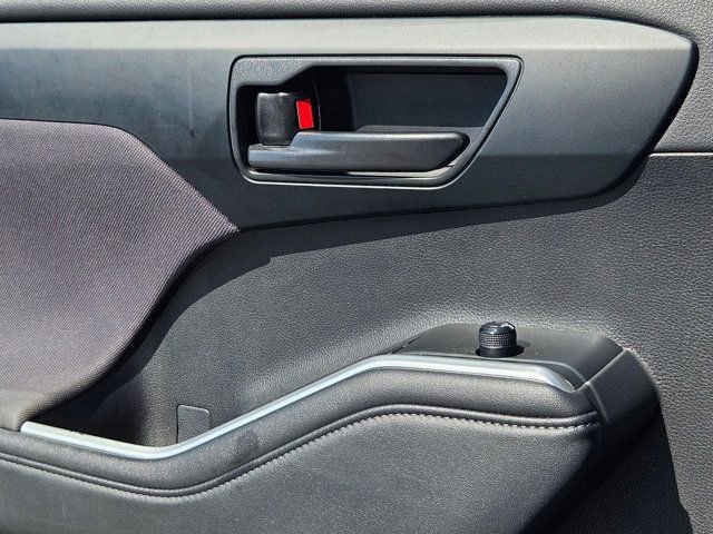 Used 2024 Toyota Highlander LE image 13