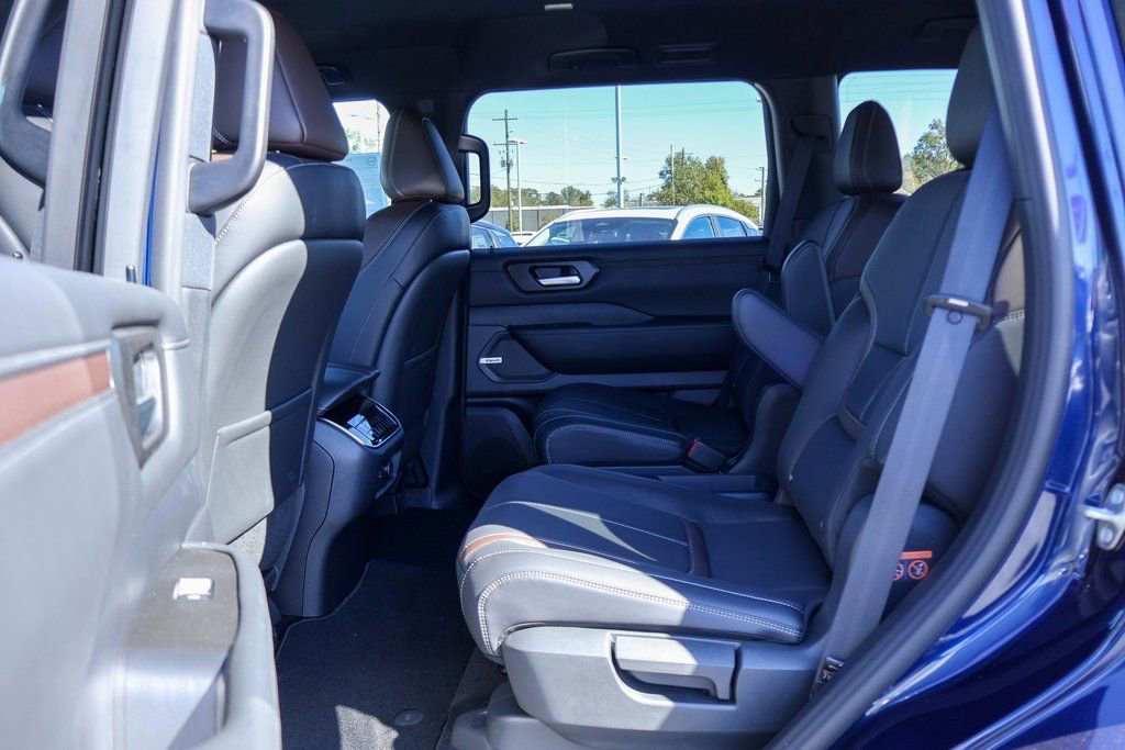 New 2026 Nissan Armada SL w/ Captain's Chari Seat Package image 8
