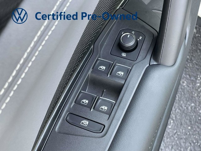 Certified 2026 Volkswagen Tiguan SE R-Line FWD image 15