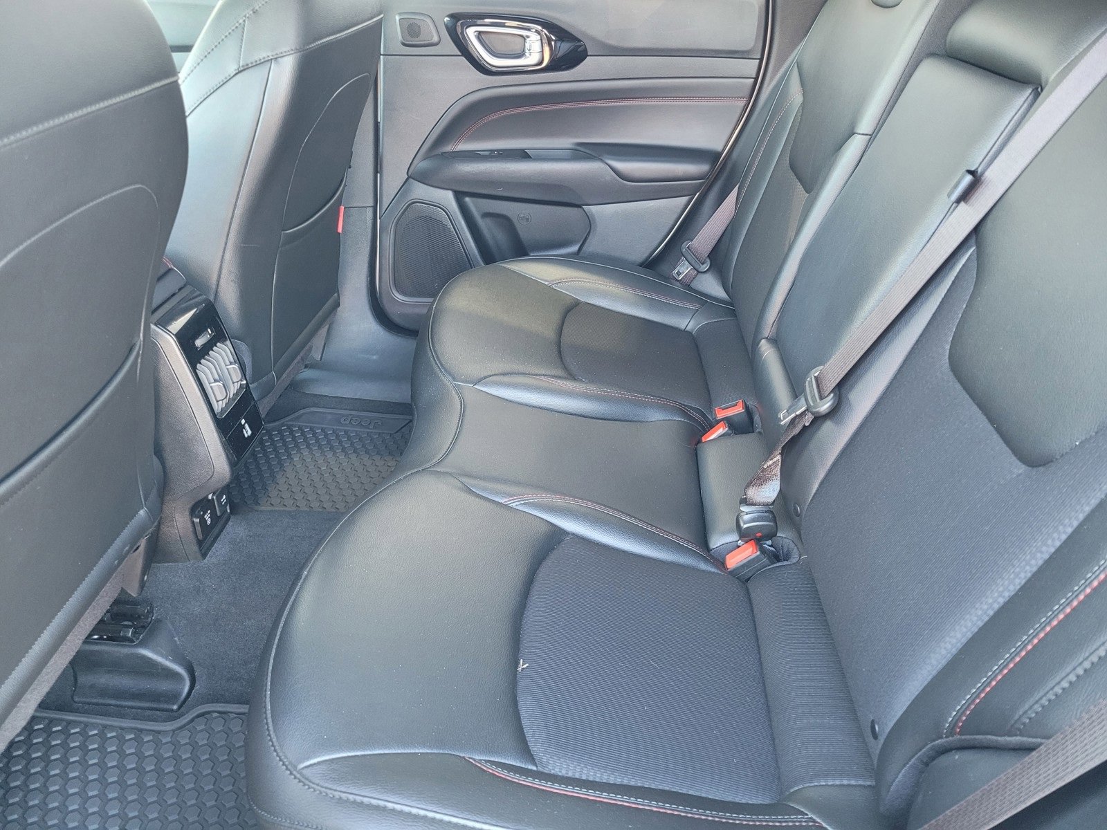 Used 2022 Jeep Compass Trailhawk w/ Sun and Sound Group image 9