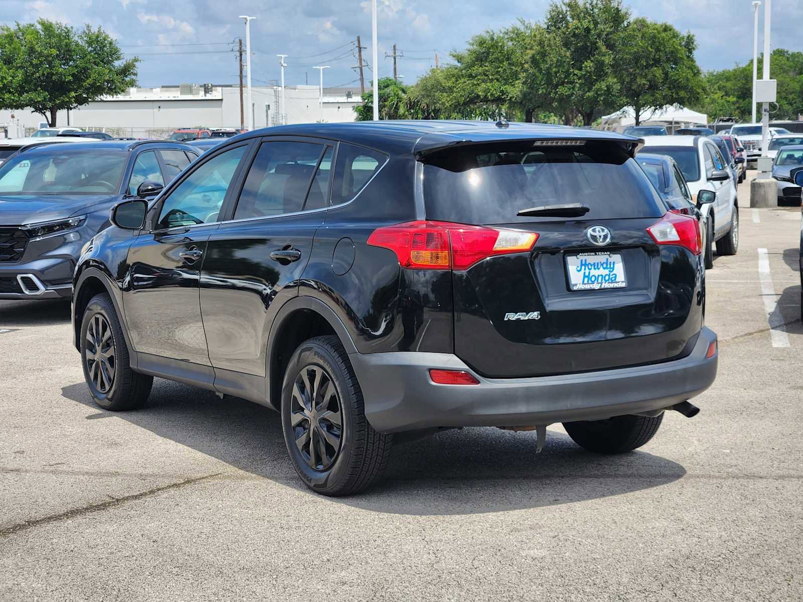 Used 2013 Toyota RAV4 LE FWD image 5