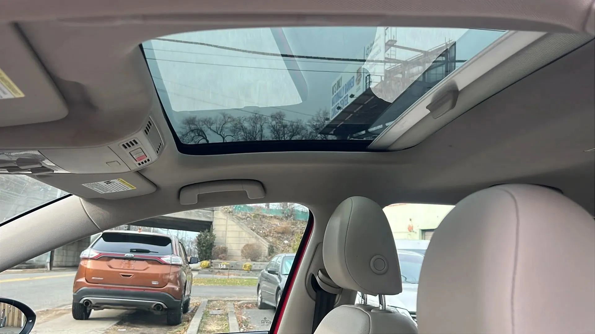 Used 2019 Volkswagen Golf SE image 32