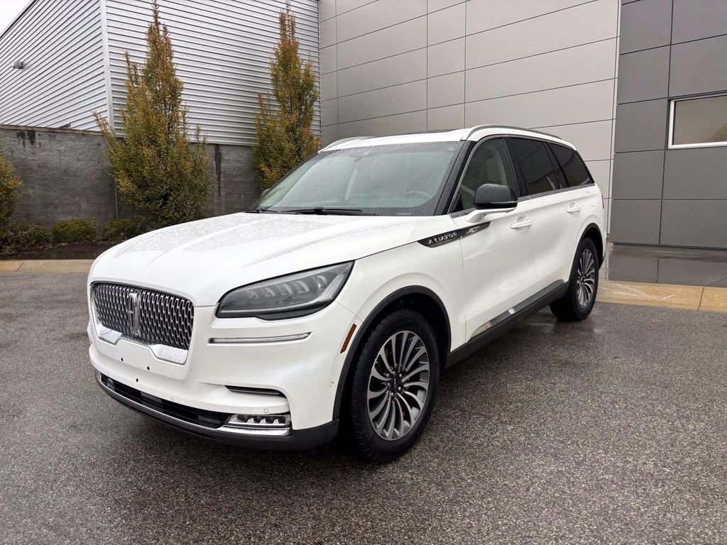 Used 2020 Lincoln Aviator Reserve w/ Equipment Group 201A image 3