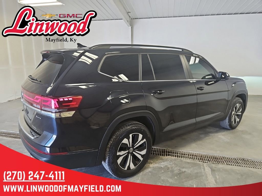 Used 2024 Volkswagen Atlas SE AWD/4WD image 2