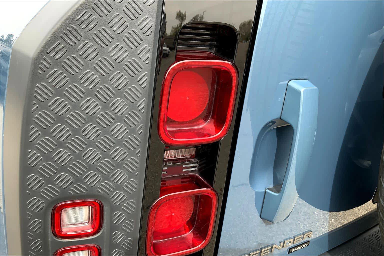Used 2022 Land Rover Defender 110 X-Dynamic SE image 28