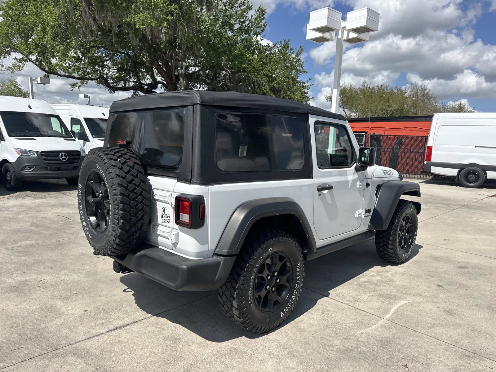 Used 2022 Jeep Wrangler Willys image 3