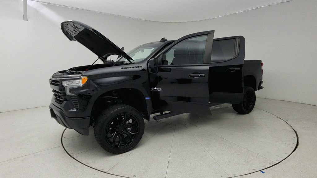 Used 2024 Chevrolet Silverado 1500 LT RWD image 10
