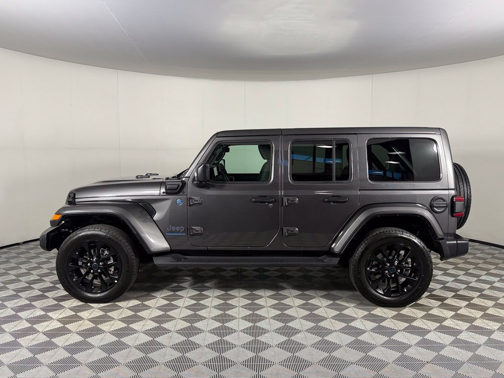 Certified 2025 Jeep Wrangler Unlimited Sahara AWD/4WD image 10