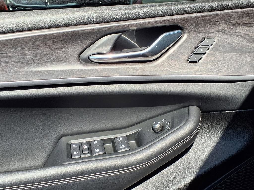 Used 2024 Jeep Grand Cherokee Limited w/ Black Appearance Package AWD/4WD image 22