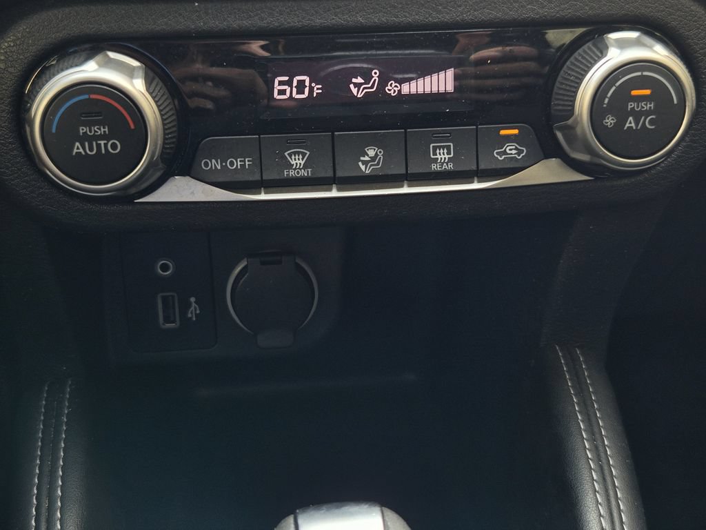 Used 2019 Nissan Kicks SR w/ Exterior Electronics Package FWD image 17