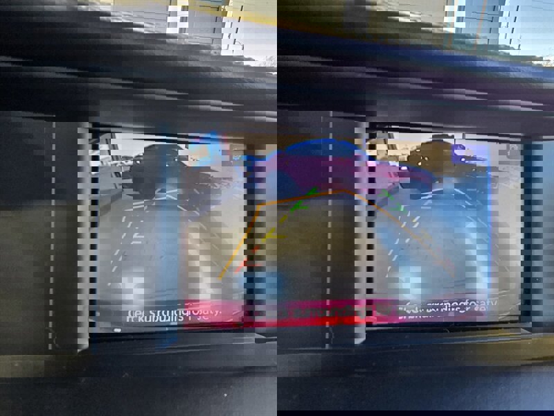 Used 2017 INFINITI QX30 Luxury w/ Cargo Package image 19