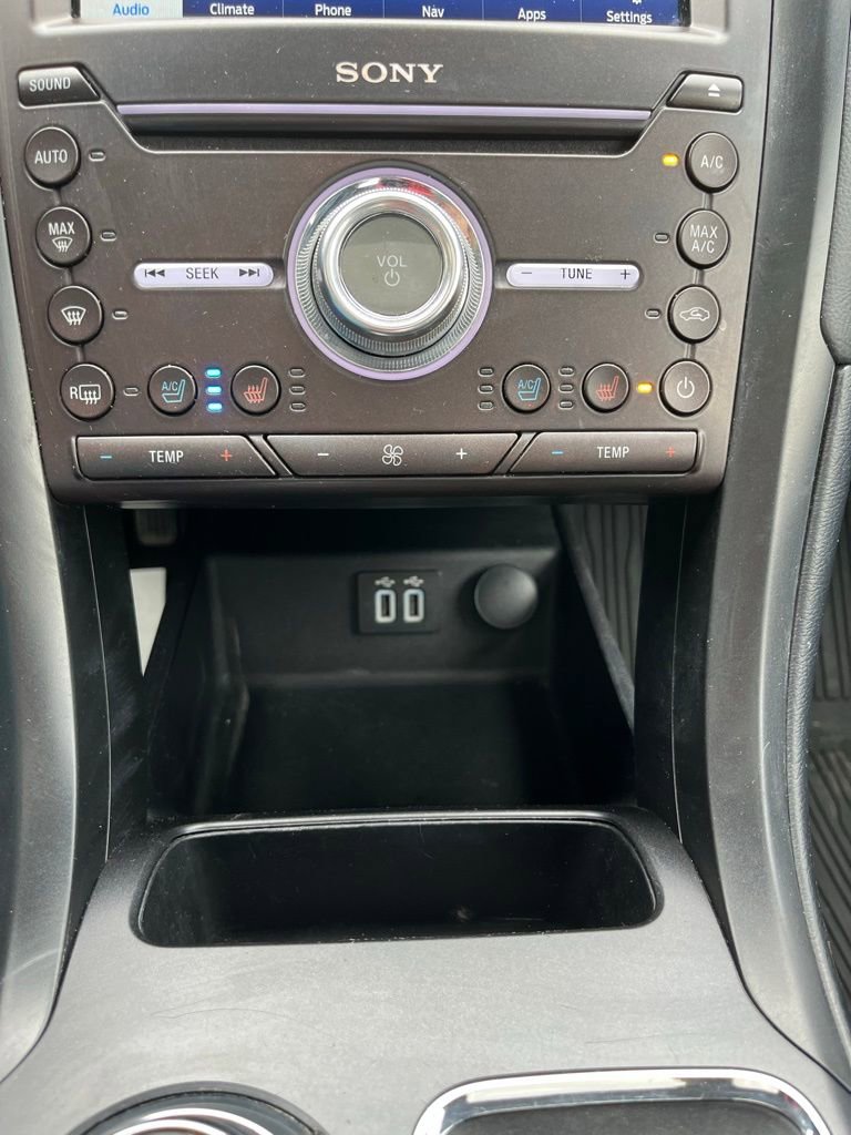 Used 2020 Ford Fusion Titanium image 19
