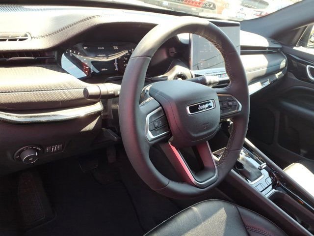 Used 2026 Jeep Compass Limited AWD/4WD image 8