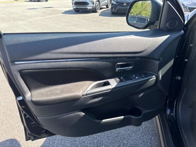Used 2025 Mitsubishi Outlander Sport AWD image 21