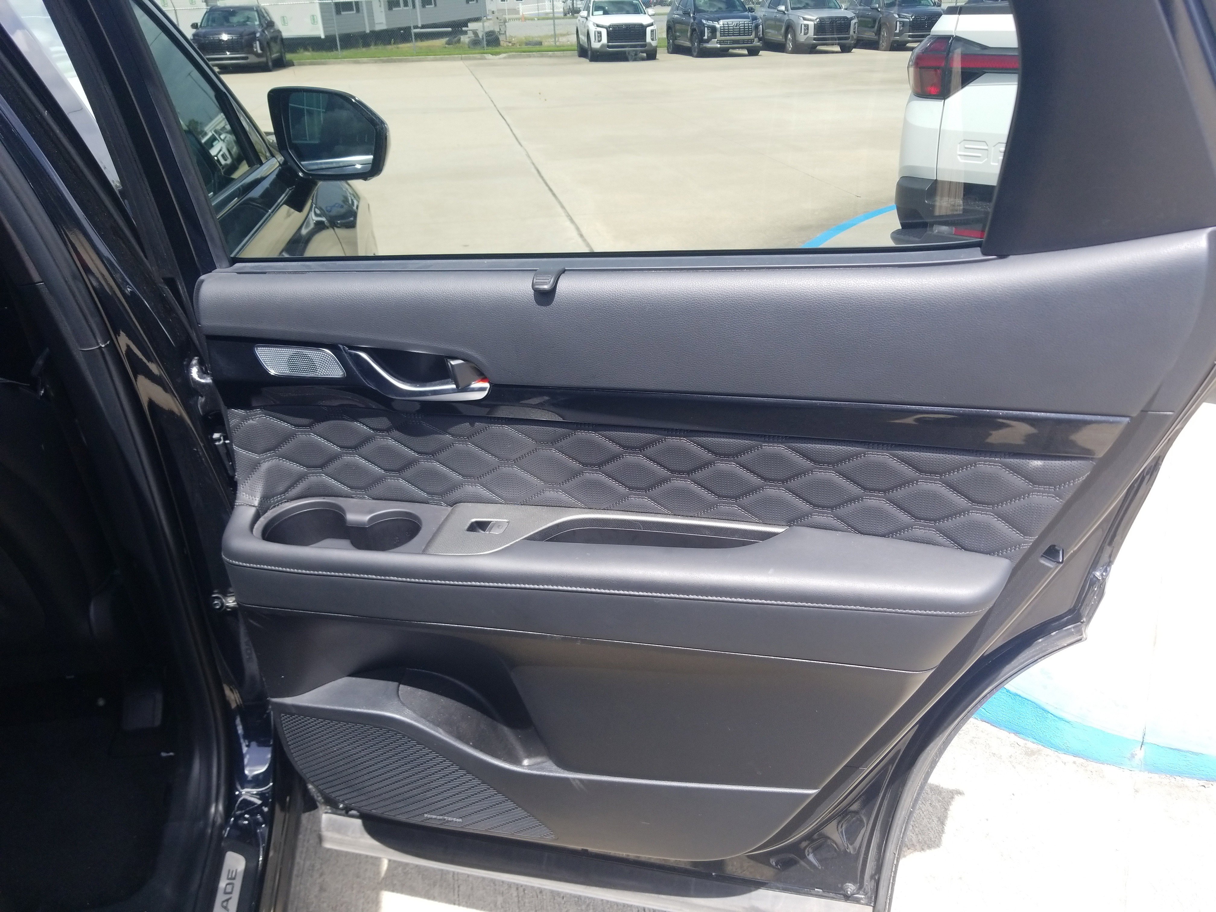 Used 2022 Hyundai Palisade Calligraphy image 14