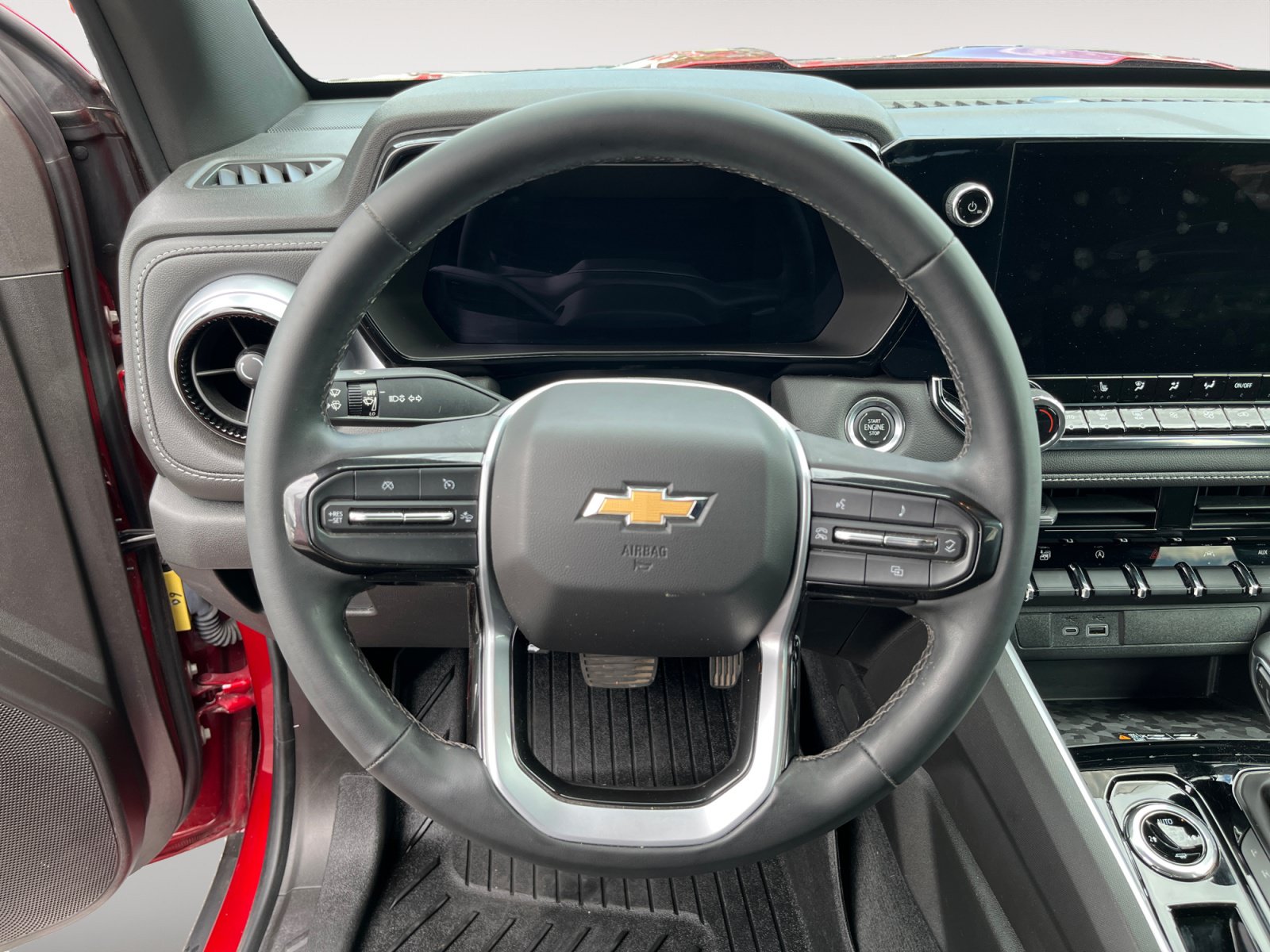 Certified 2023 Chevrolet Colorado LT w/ LT Convenience Package II AWD/4WD image 12