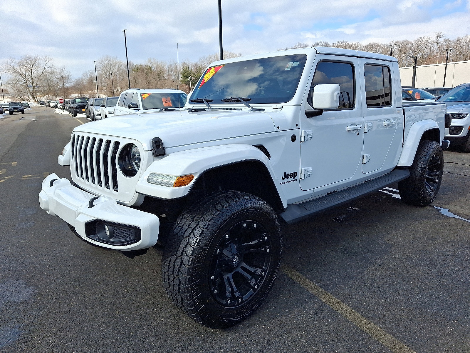 Certified 2022 Jeep Gladiator Overland AWD/4WD image 3