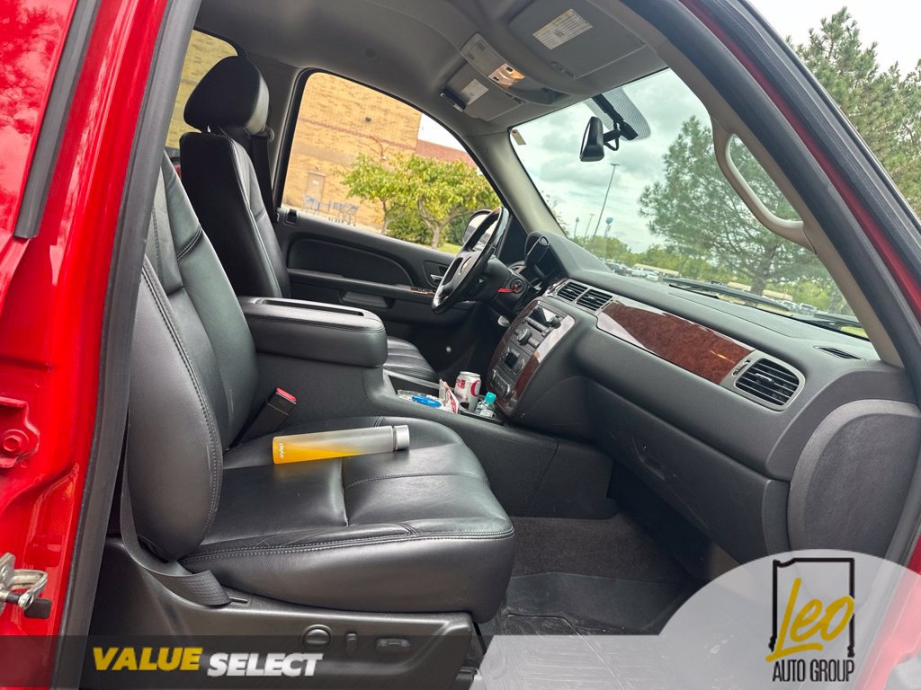 Used 2010 Chevrolet Avalanche LT w/ Luxury Package AWD/4WD image 5