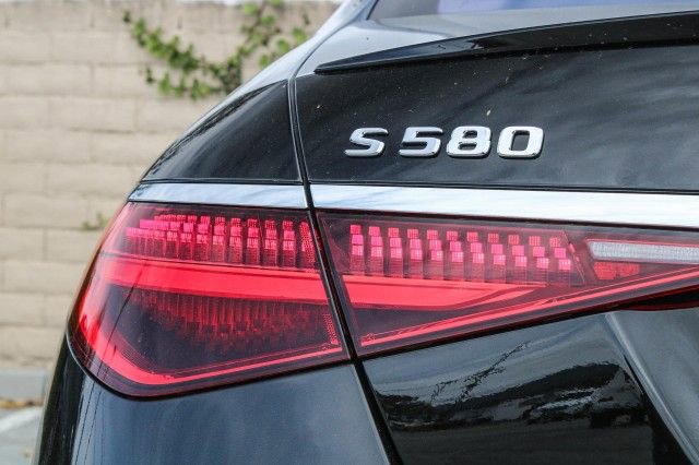 New 2025 Mercedes-Benz S 580 4MATIC Sedan image 9