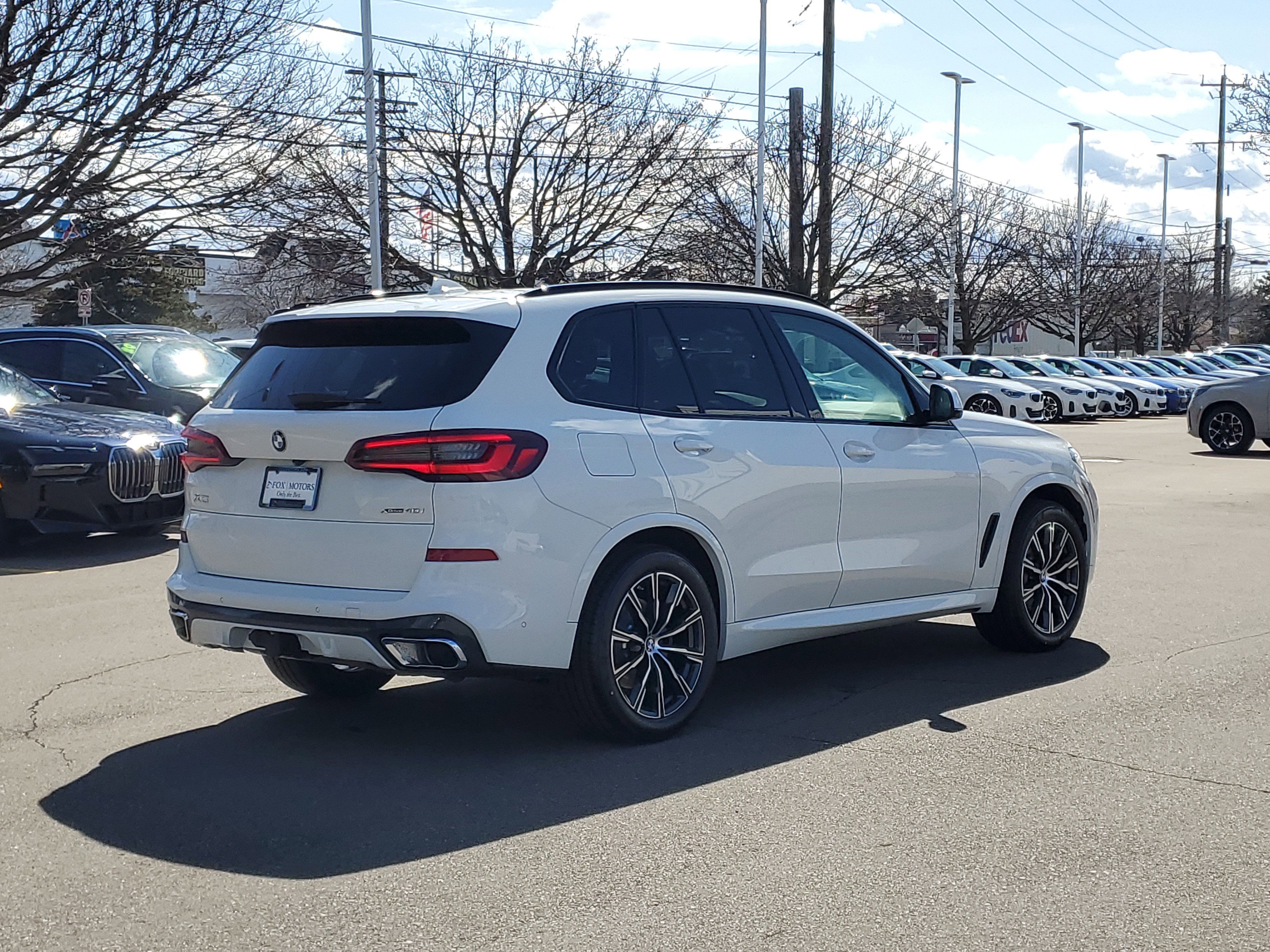 Used 2020 BMW X5 xDrive40i w/ M Sport Package image 3