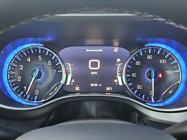 Used 2024 Chrysler Pacifica Touring-L image 11