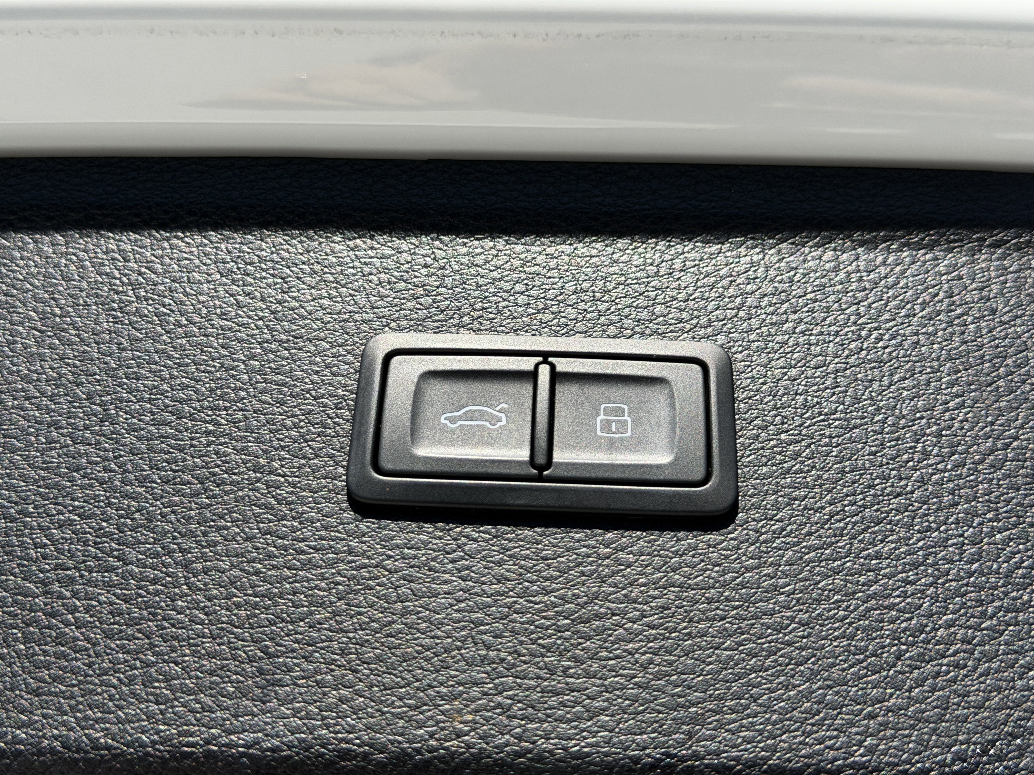 Used 2023 Audi Q5 2.0T Premium w/ Convenience Package image 11