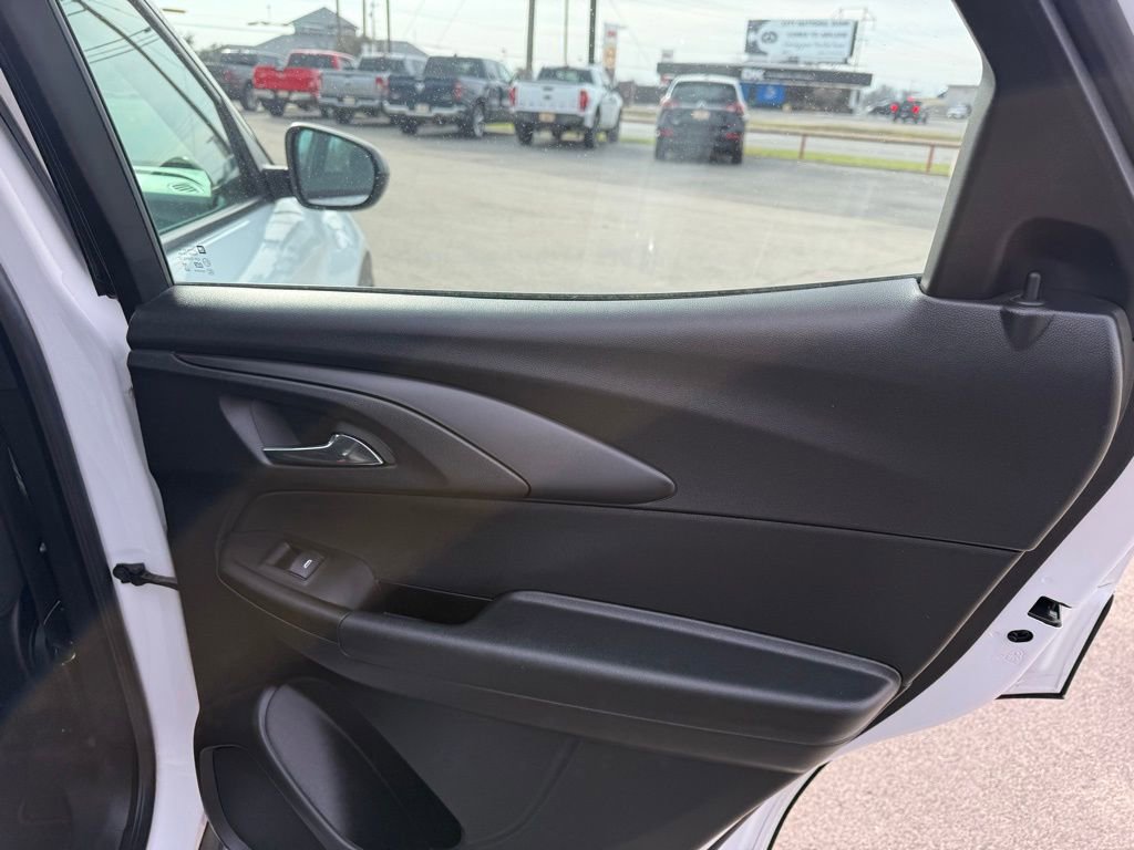 Used 2023 Chevrolet TrailBlazer LS image 17