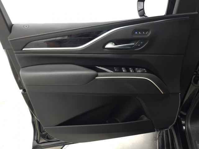 Used 2021 Cadillac Escalade Sport w/ Driver Assist Tech Package AWD/4WD image 15