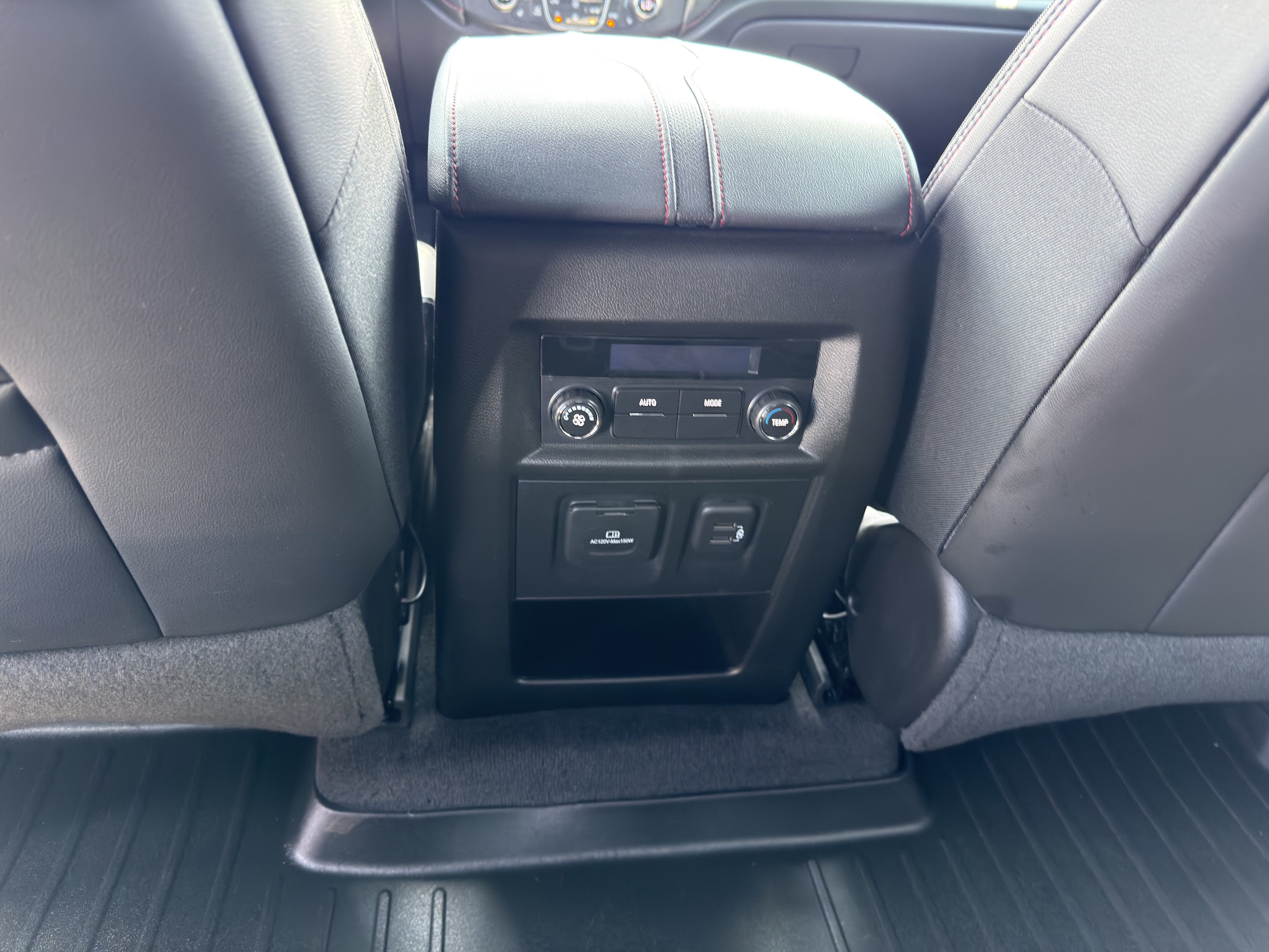 Used 2023 Chevrolet Traverse RS AWD/4WD image 24