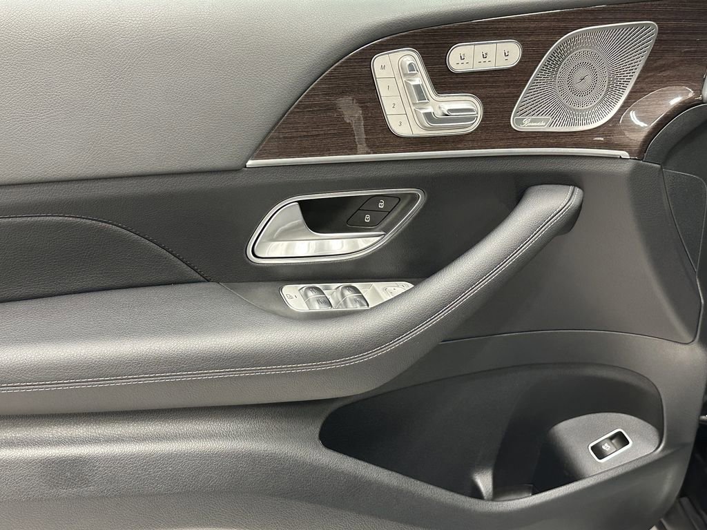 Certified 2025 Mercedes-Benz GLS 450 4MATIC image 10