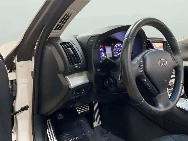 Used 2014 INFINITI Q60 Convertible w/ Premium Package RWD image 25