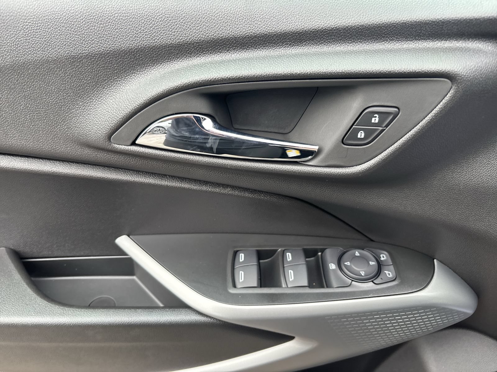New 2026 Chevrolet Trax LS FWD image 13