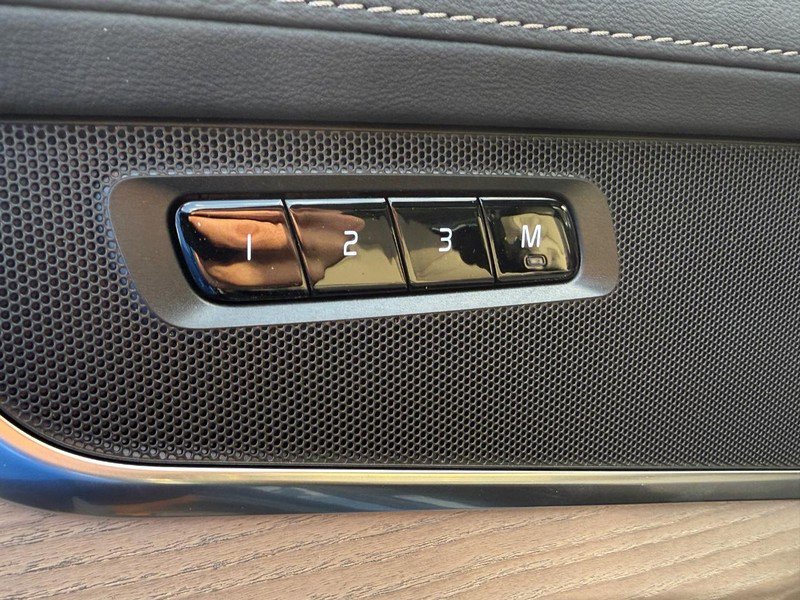 New 2026 Volvo XC90 T8 Plus w/ Protection Package image 10