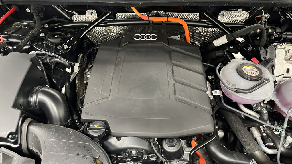 Used 2024 Audi Q5 e Prestige w/ Prestige Package AWD/4WD image 27