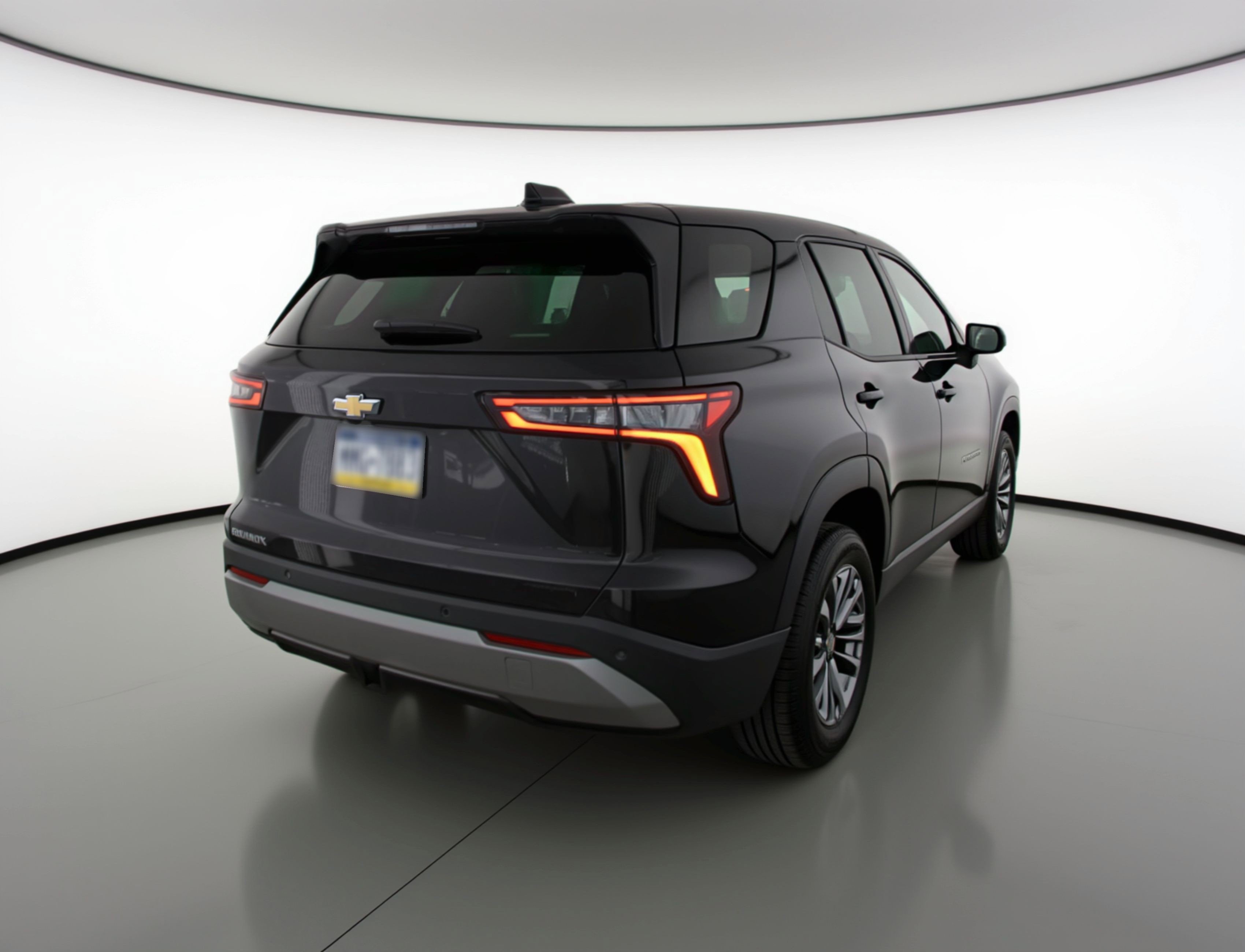 Used 2025 Chevrolet Equinox LT FWD image 9