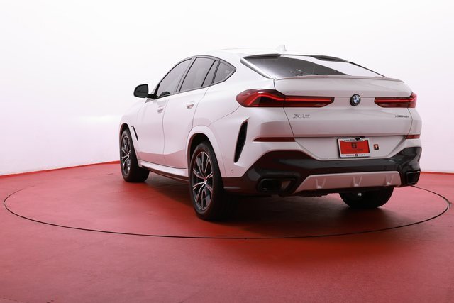 Used 2023 BMW X6 xDrive40i w/ M Sport Package image 3