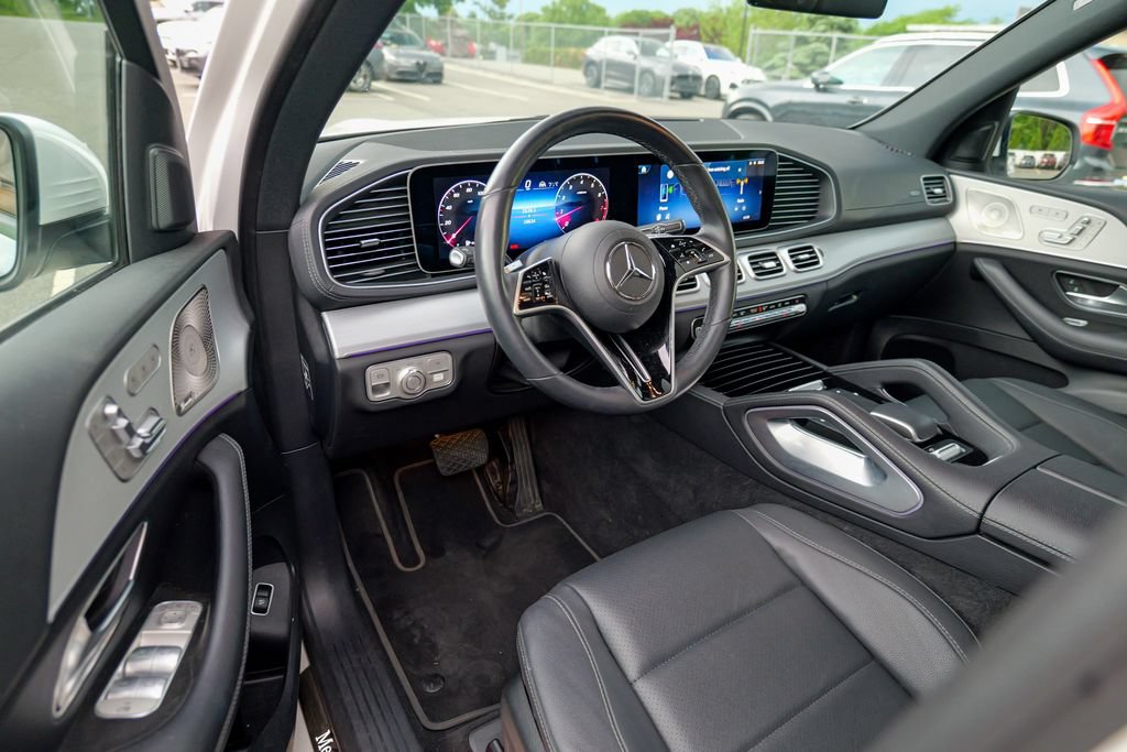 Used 2024 Mercedes-Benz GLS 450 4MATIC image 16